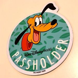 Pluto Passholder Magnet